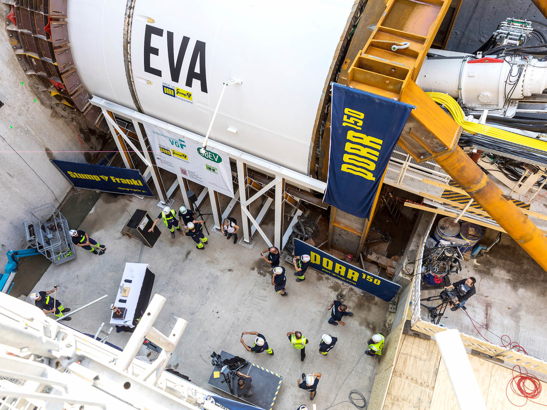 Blick in die Startbaugrube: „EVA“ steht bereit.